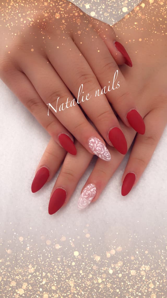 Natalie Nails logo