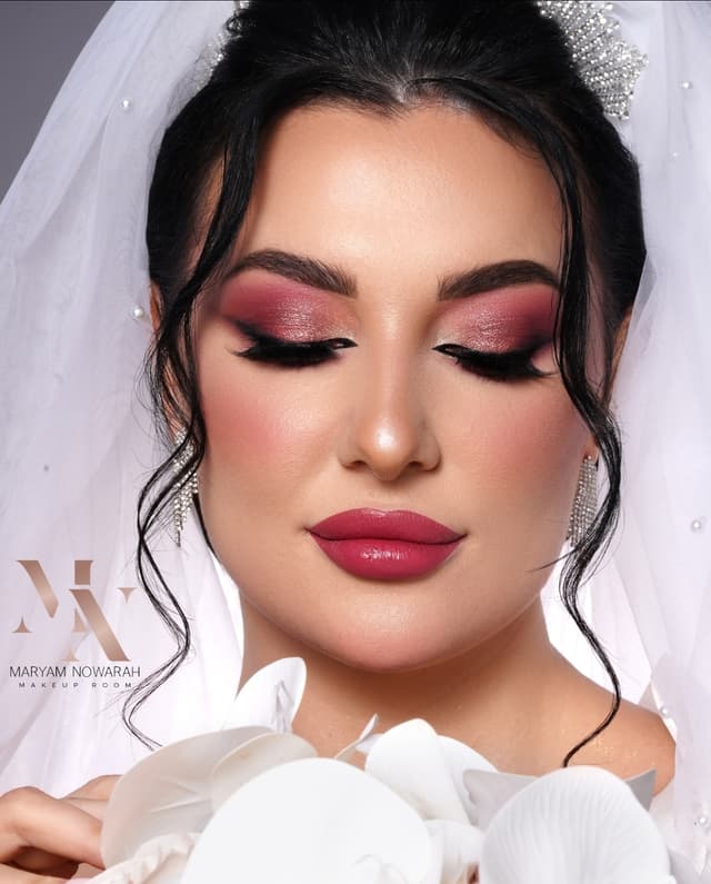 Maryam Nowarah Makeup Room logo